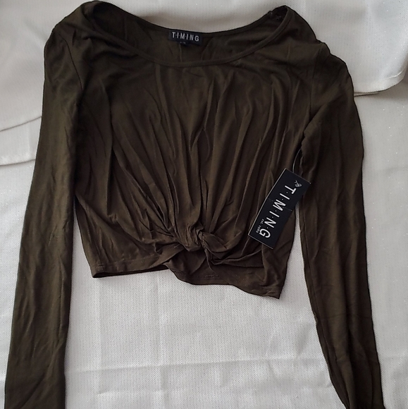 Shorts/Tops - Picture 7 of 8